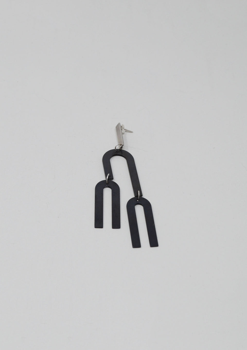 Curved Black Line Earrings - ANTHER a shop